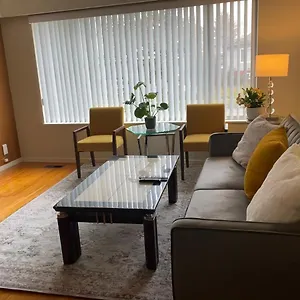 https://hotel-v5s-1e7.vancouver-hotels-bc.net