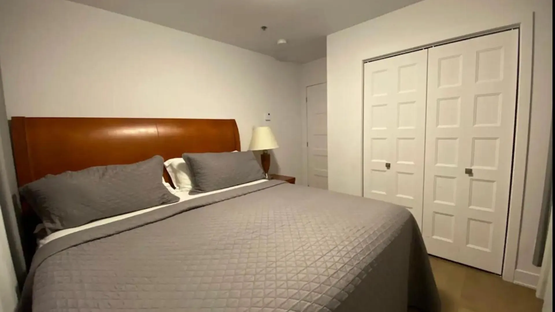 Апартаменты Le Bijou Airhome One Or Two Bedroom Suite Монреаль Канада