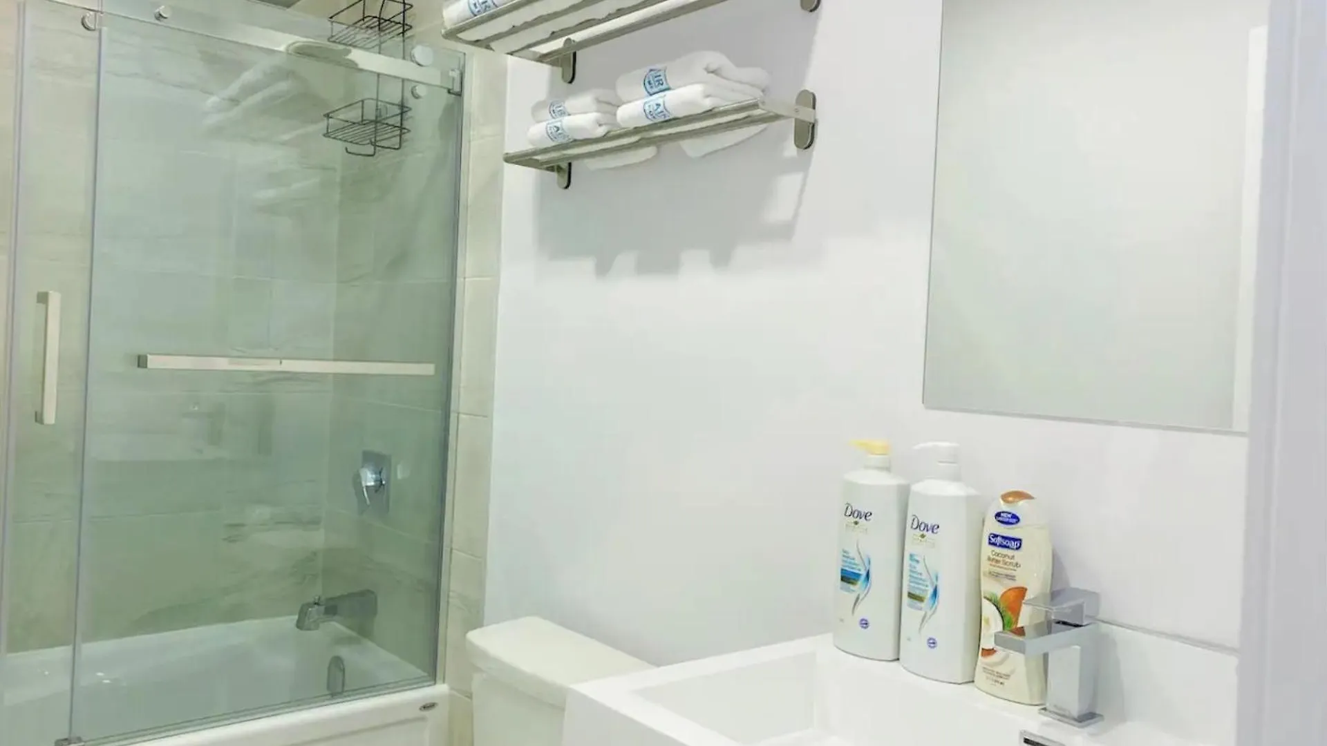 Le Bijou Airhome One Or Two Bedroom Suite Монреаль