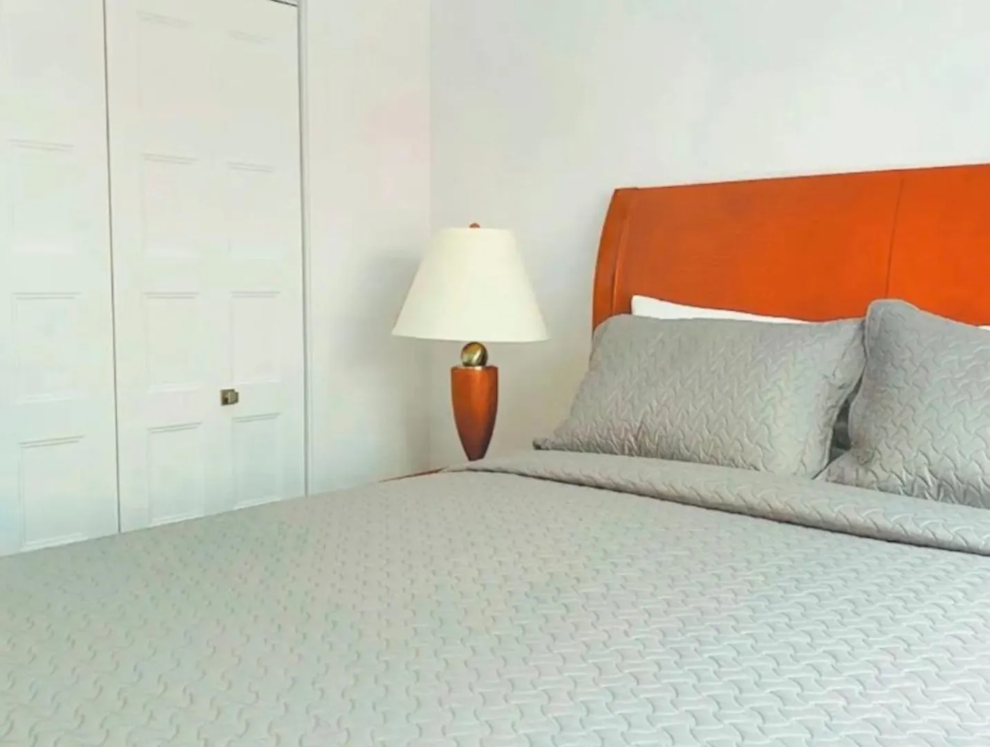 Апартаменты Le Bijou Airhome One Or Two Bedroom Suite Монреаль