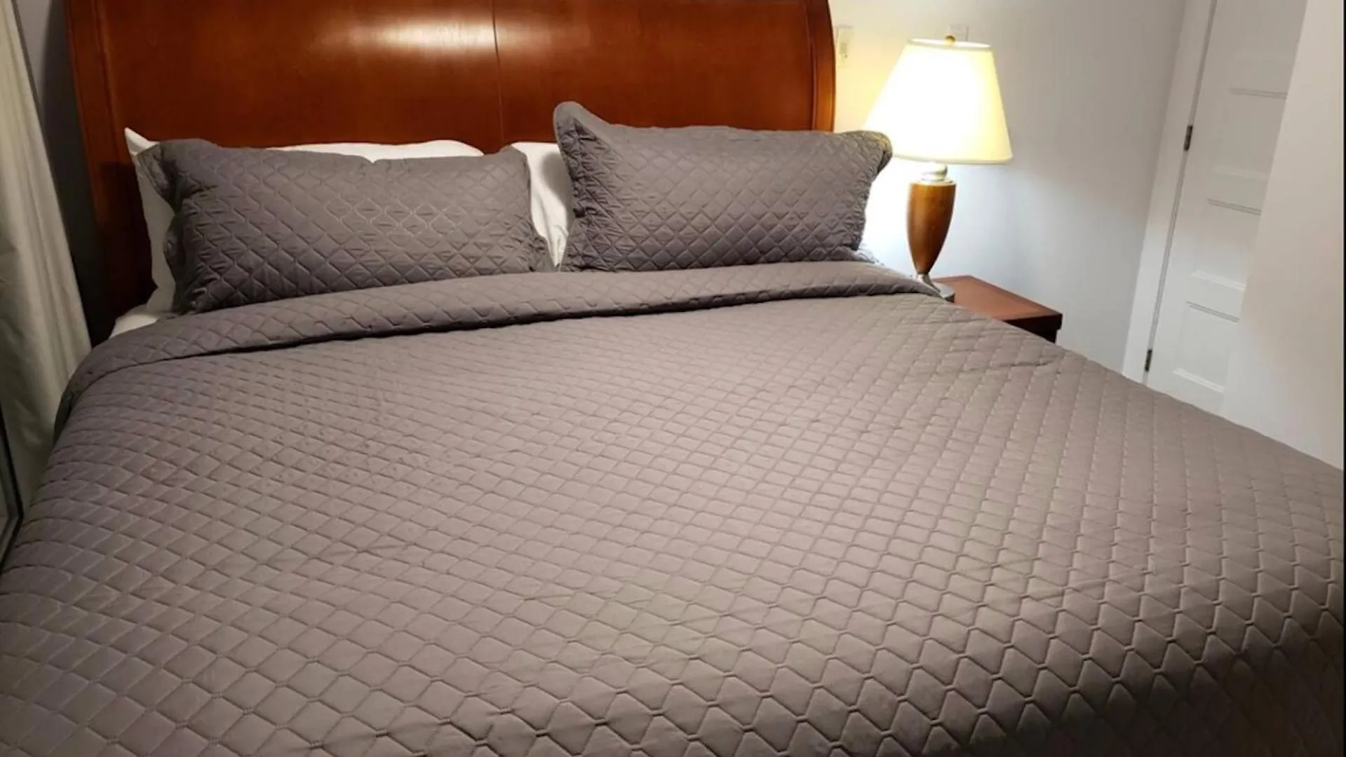 Le Bijou Airhome One Or Two Bedroom Suite Монреаль Канада