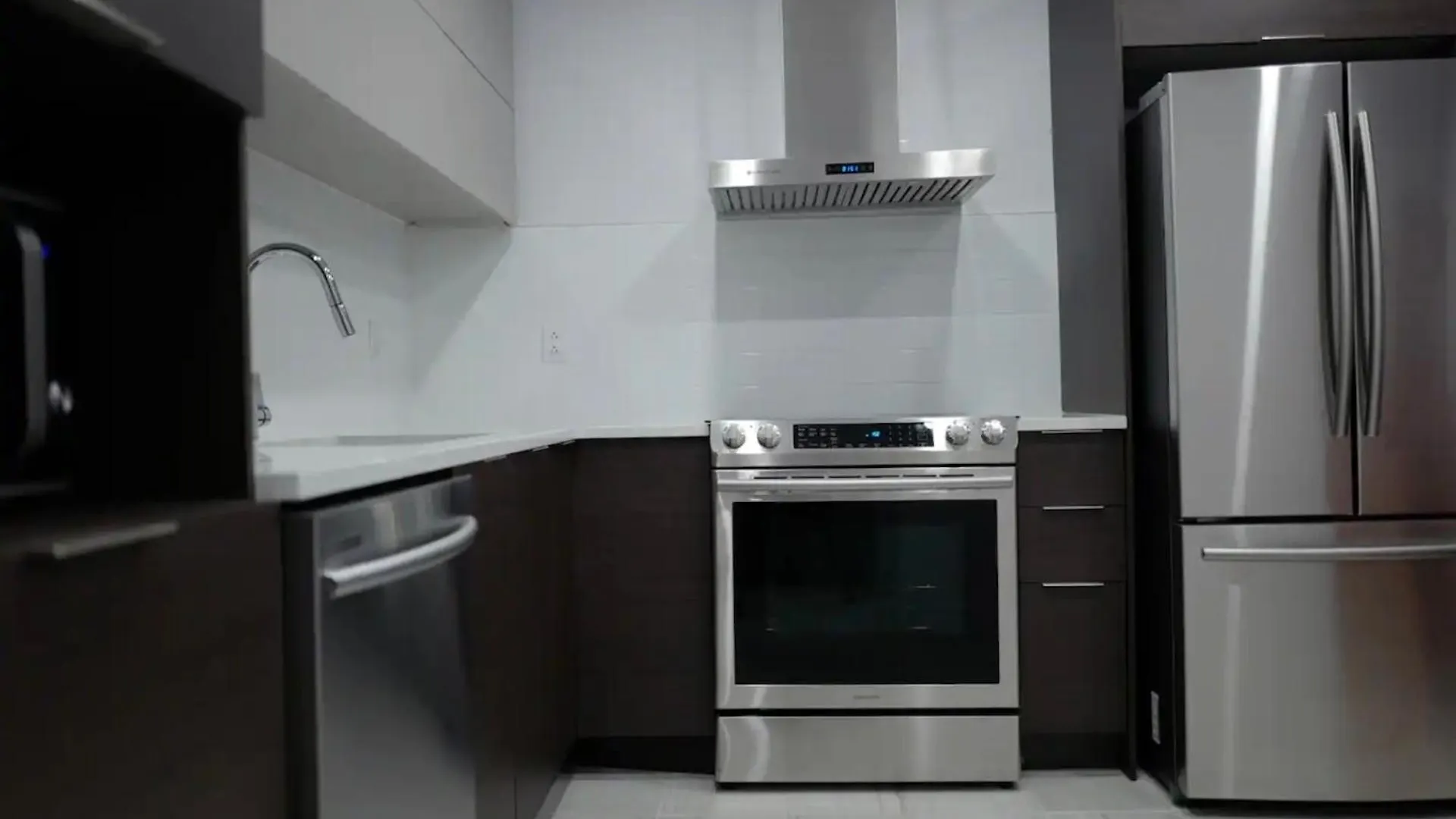 Апартаменты Le Bijou Airhome One Or Two Bedroom Suite Монреаль Канада
