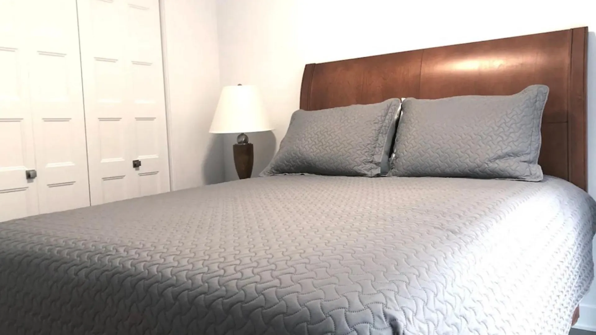 Le Bijou Airhome One Or Two Bedroom Suite Монреаль 0*,  Канада