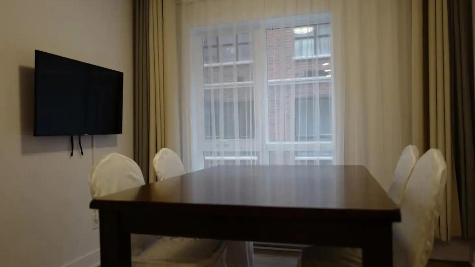 Апартаменты Le Bijou Airhome One Or Two Bedroom Suite Монреаль Канада