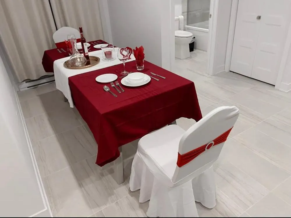 Апартаменты Le Bijou Airhome One Or Two Bedroom Suite Монреаль