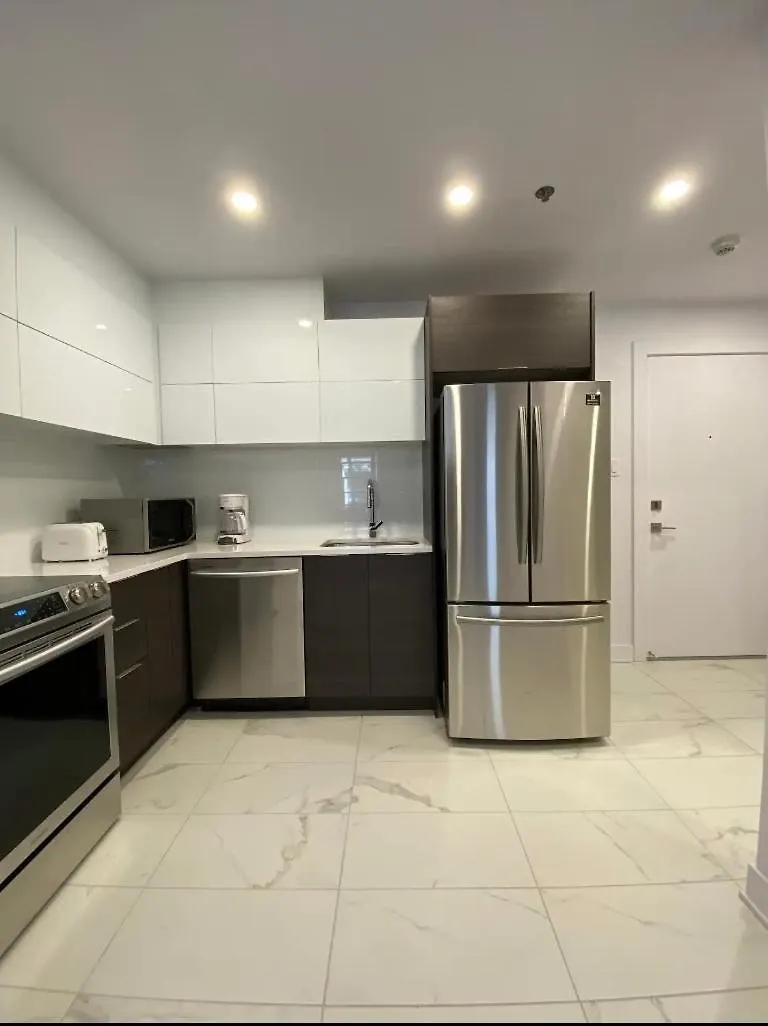 Апартаменты Le Bijou Airhome One Or Two Bedroom Suite Монреаль Канада