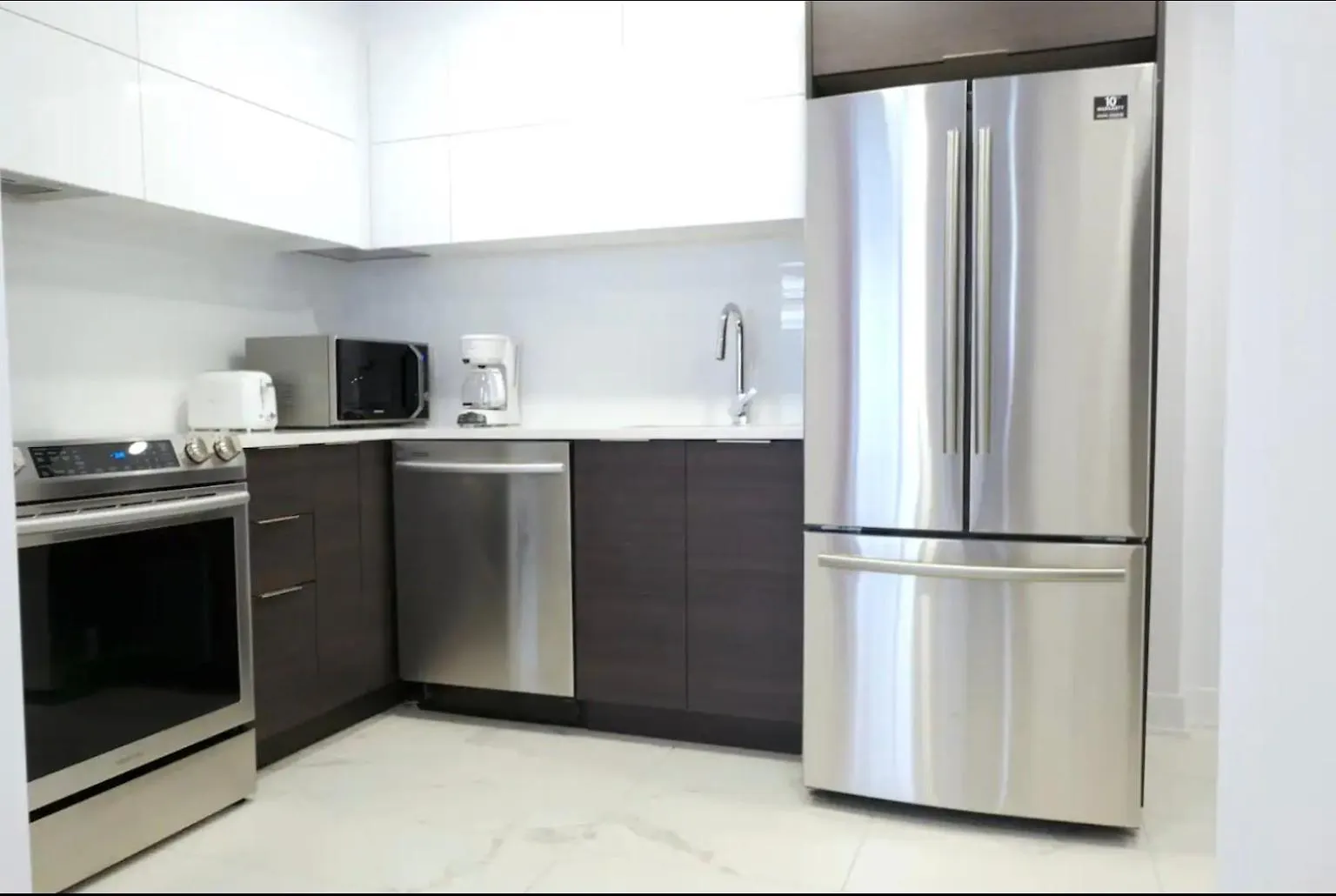 Le Bijou Airhome One Or Two Bedroom Suite Монреаль 0*,  Канада
